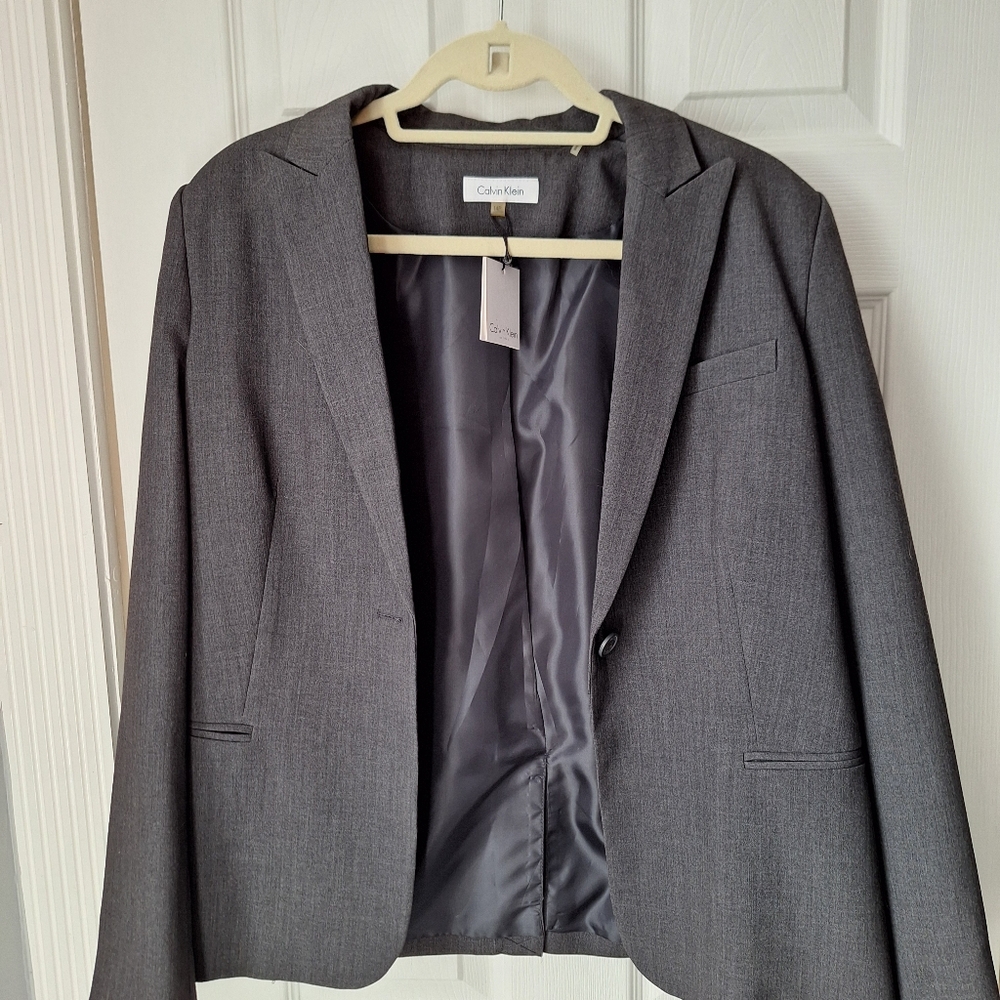 Calvin Klein NWT blazer/suit 14P